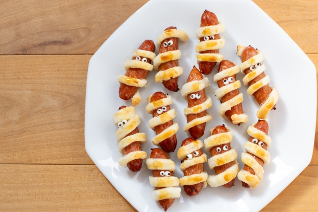 Halloween Party: Spooky Fun with Delicious Treats