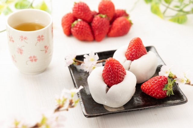 Japanese Sweets in the Season of Cherry Blossoms